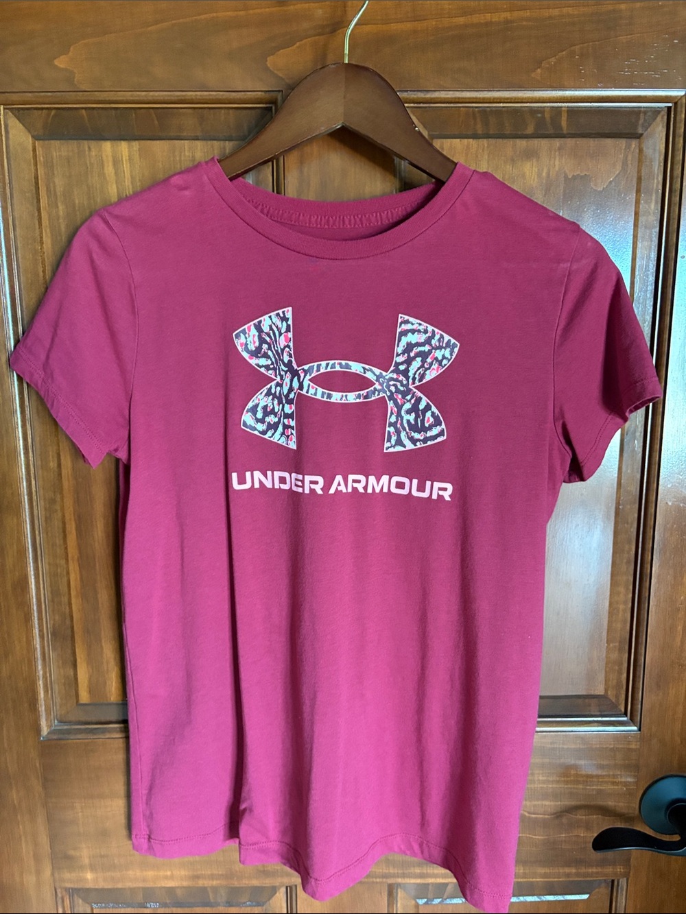 Under Armour Burgundy Tee with Patterned Logo- Women's Medium